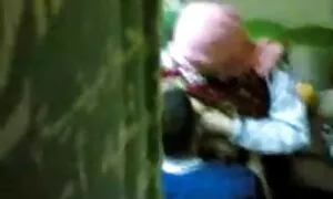 کارمندان جوان دفتر مردی را وادار به رابطه جنسی فیلم ها سکسی خارجی با آنها کردند
