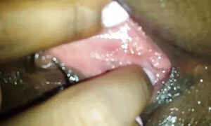 یک خانم جوان چربی انگلیسی به پسرش اجازه می دهد آلت تناسلی خود را در واژن فیلم سکسی ها بچسباند