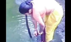 یک زن خانه دار بالغ آلمانی به همراه مرد جوانی همراه او شد و او را با همسرش تقلب دانلود فیلم سکسی گی ها کرد