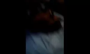 دو سبزه جوان داغ یک خروس خوکی خوکی فیلم سکسی از دوجنسه ها را به اشتراک می گذارند