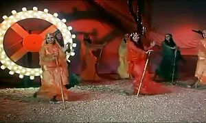 یک افسر پلیس شلوغ وحشیانه و بی رحمانه به یک عکس سکسی فیلم ها گلو عمیق می رسد