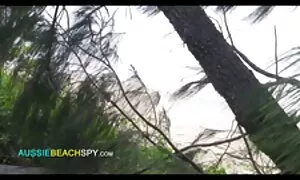بلوند بالغ بالغ با شور و شوق یک مرد روی مبل را لگد می کلیپ ها سکسی زند